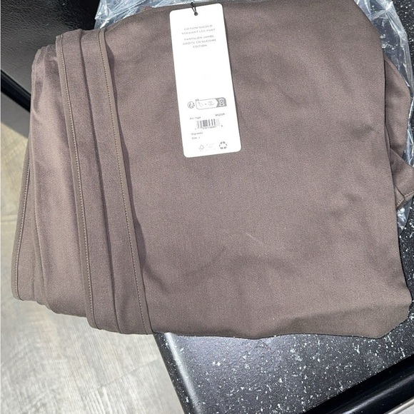 Alo Edition Sueded Straight Leg Pant - Picture 2 of 4